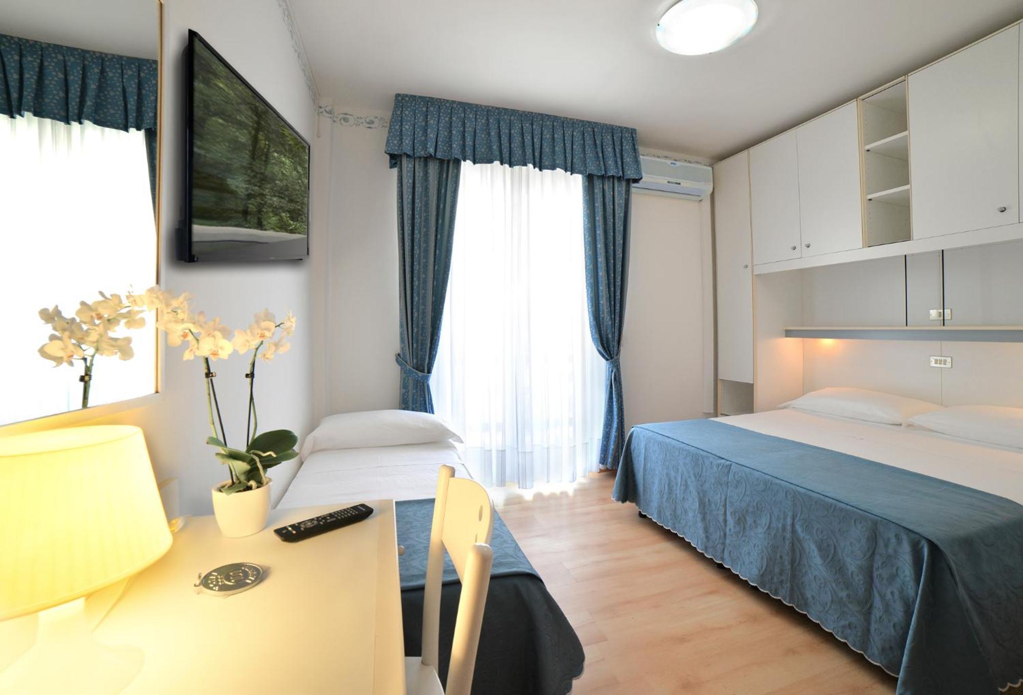לידו די ג'סולו Hotel Laurin מראה חיצוני תמונה