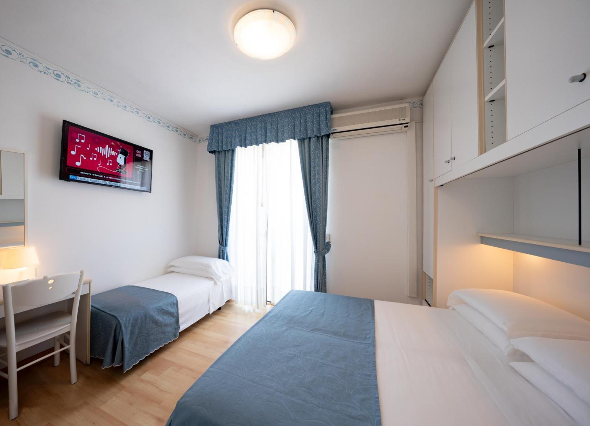 לידו די ג'סולו Hotel Laurin מראה חיצוני תמונה
