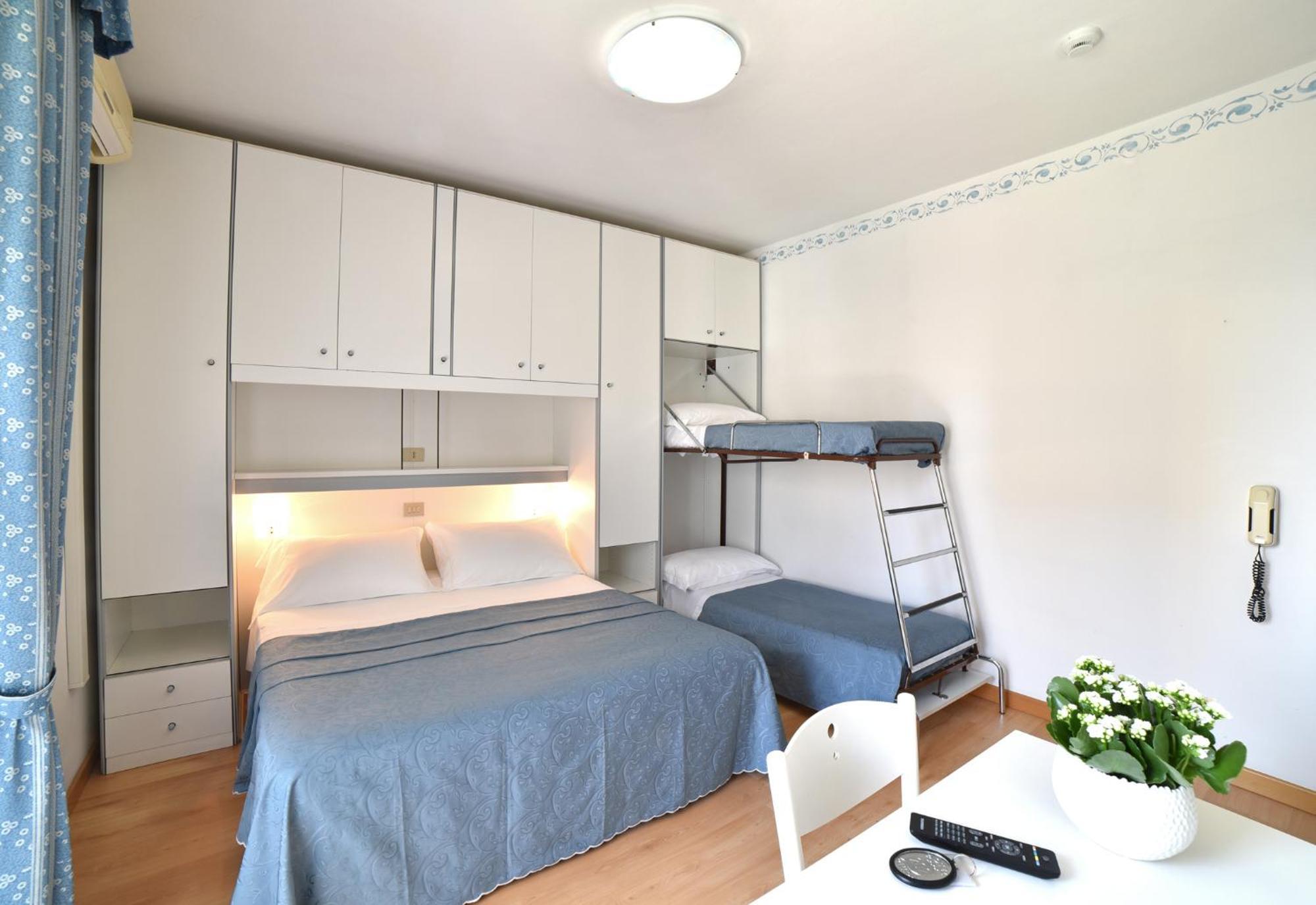 לידו די ג'סולו Hotel Laurin מראה חיצוני תמונה