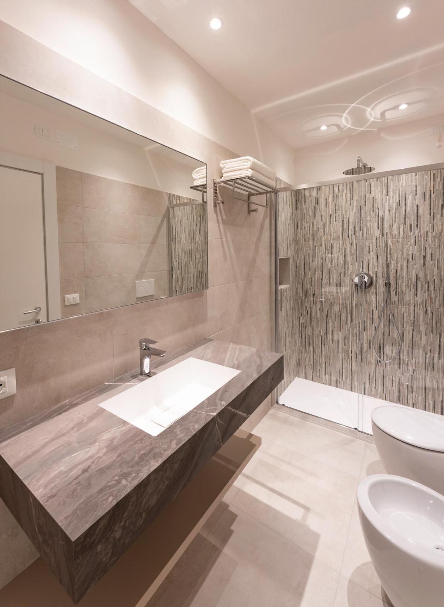 לידו די ג'סולו Hotel Laurin מראה חיצוני תמונה