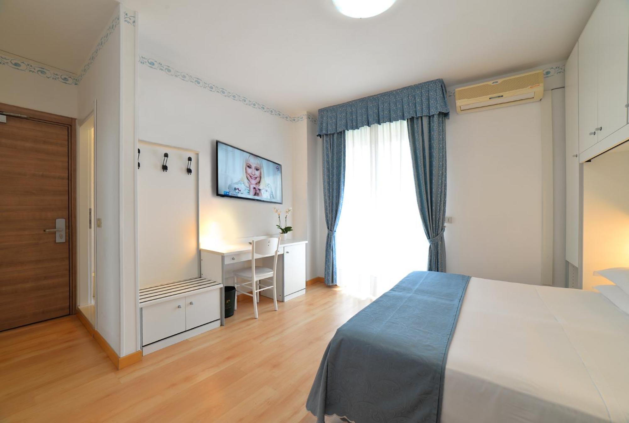 לידו די ג'סולו Hotel Laurin מראה חיצוני תמונה