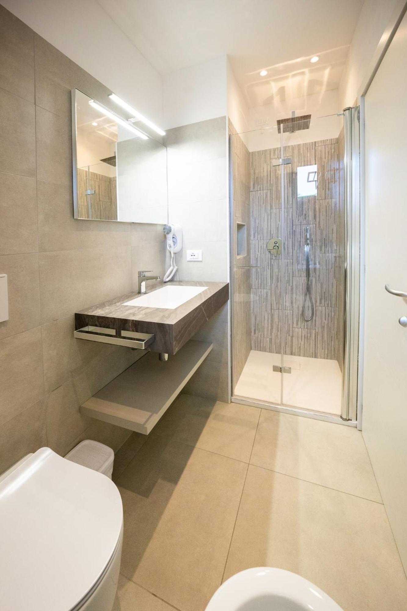 לידו די ג'סולו Hotel Laurin מראה חיצוני תמונה