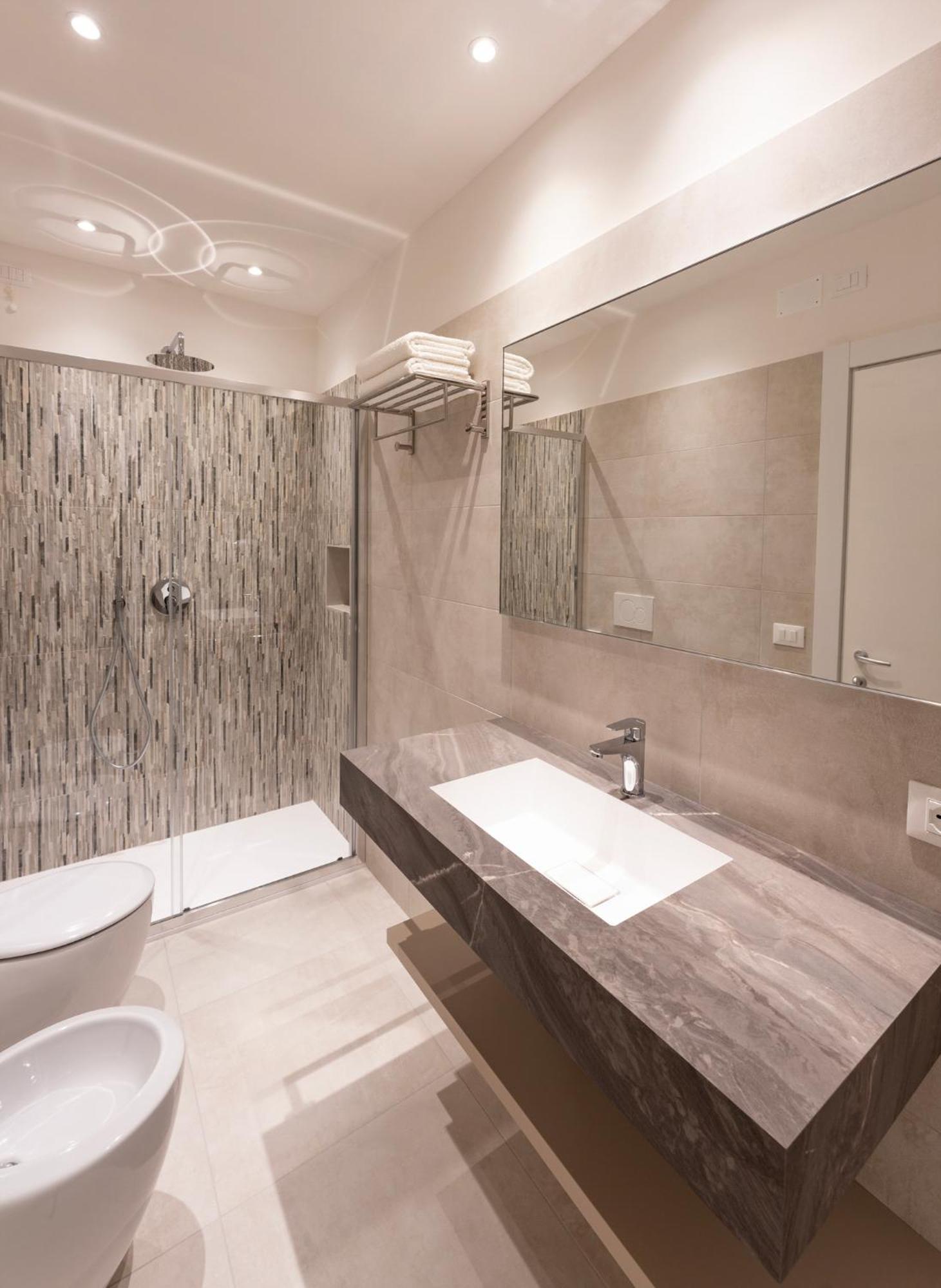 לידו די ג'סולו Hotel Laurin מראה חיצוני תמונה