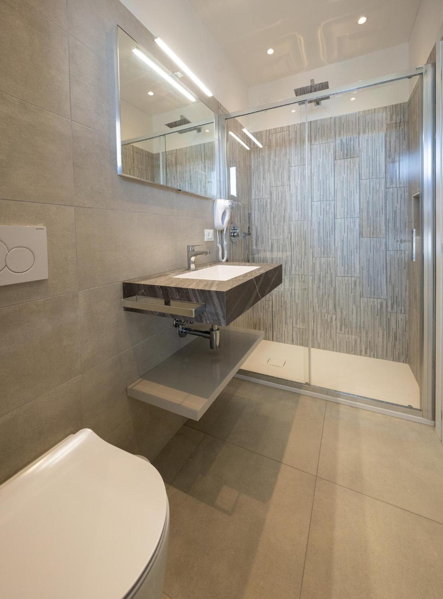 לידו די ג'סולו Hotel Laurin מראה חיצוני תמונה