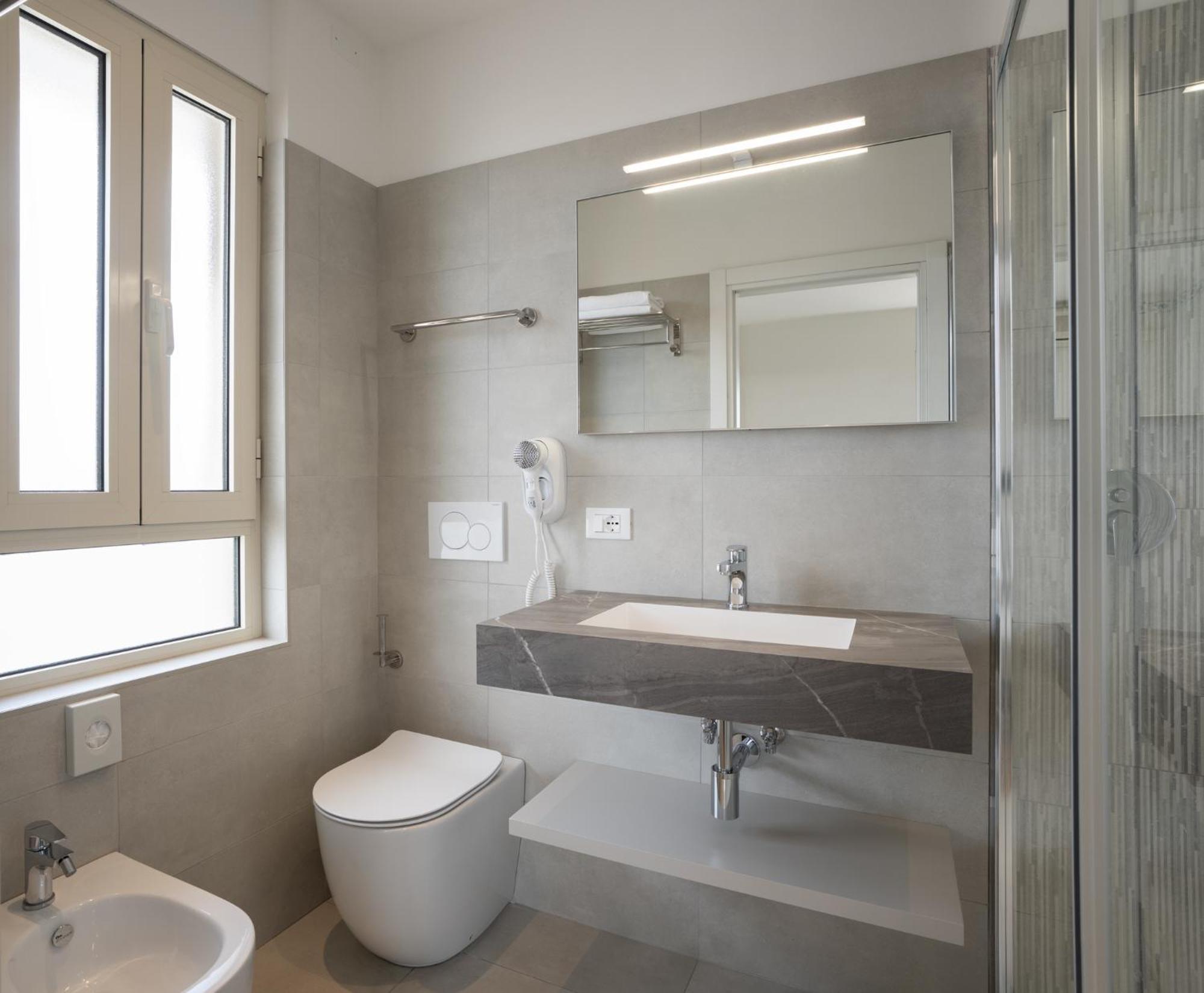 לידו די ג'סולו Hotel Laurin מראה חיצוני תמונה